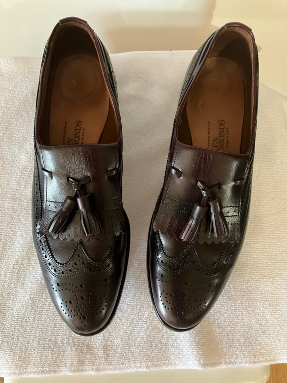 Allen Edmonds Men’s Arlington 11B Burgundy Leather w/Tassels Slip on Loafers